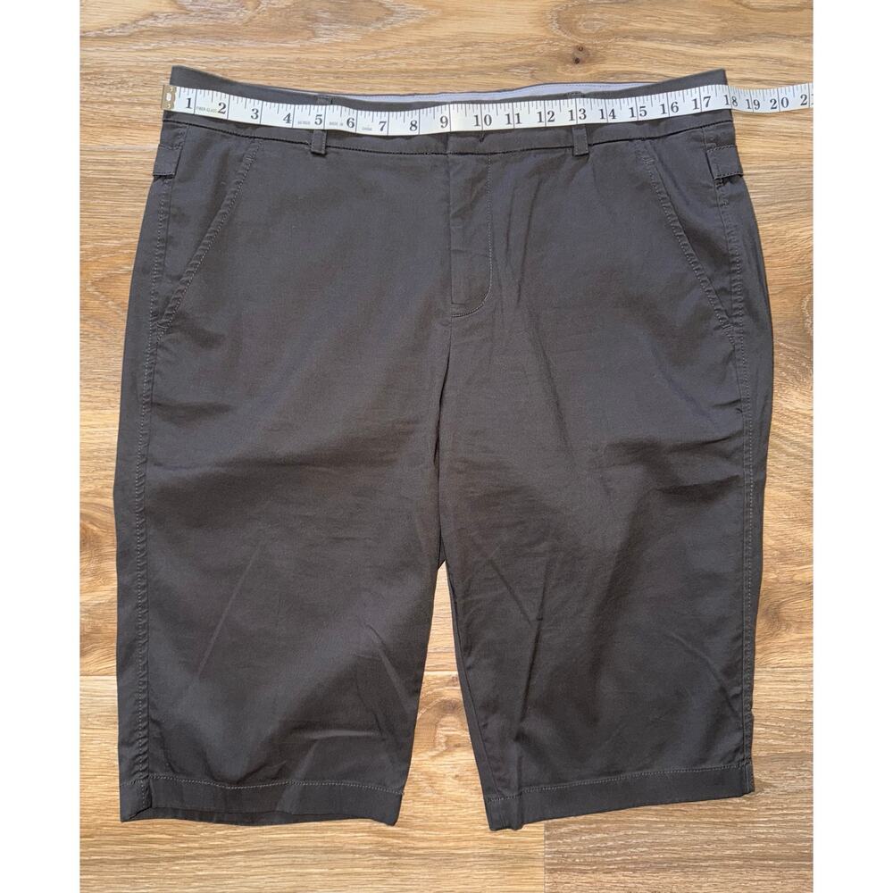 VINCE women's gray Bermuda Shorts - size 12 - OD9 - Picture 5 of 12